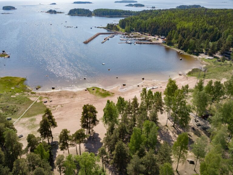 Santalahden uimaranta ilmakuvassa.