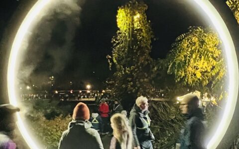 Festivaalin valoteos vuodelta 2025.